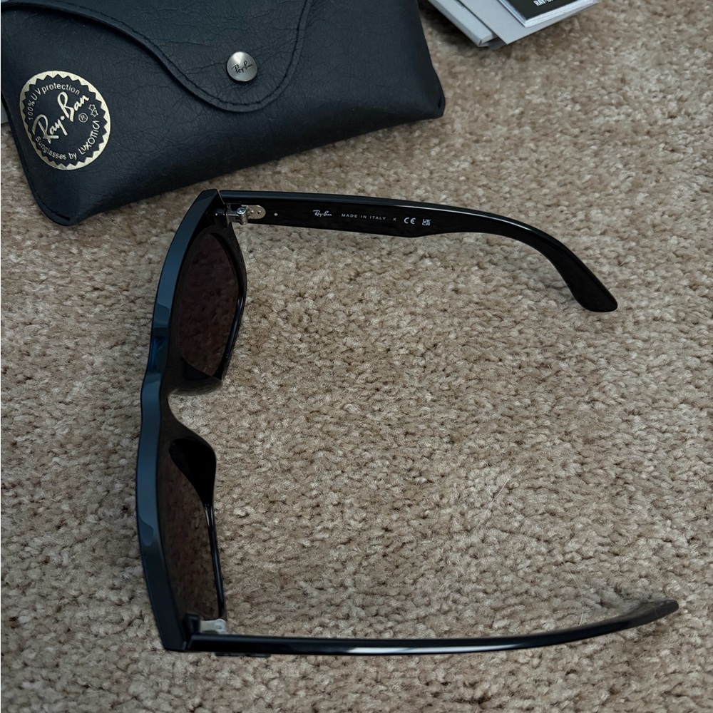 Ray-Ban Wayfarer Reverse RBR0502S - Picture 7 of 12
